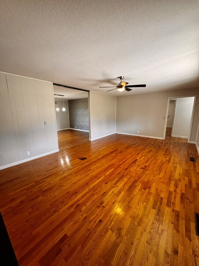 Photo - 922 S 15th St