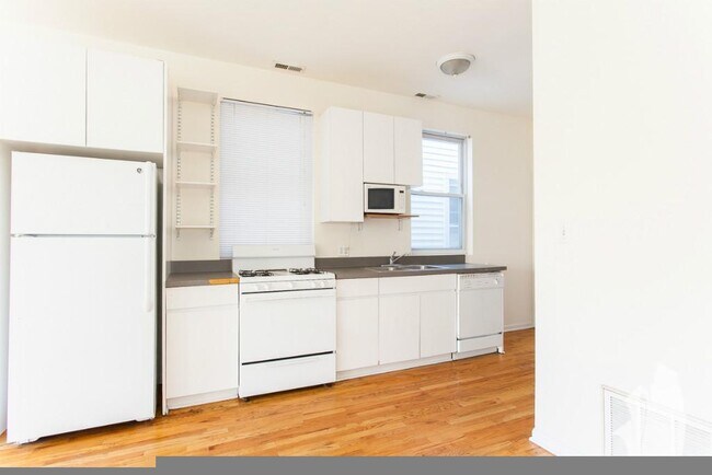 Photo - 2438 N Ashland Ave Unit 2F
