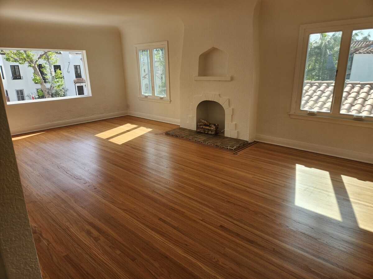 Photo - 6319 W 6th St