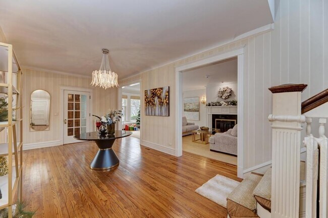 1499 Sheridan Rd