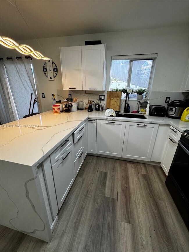 Photo - 167 SW 6th Ln