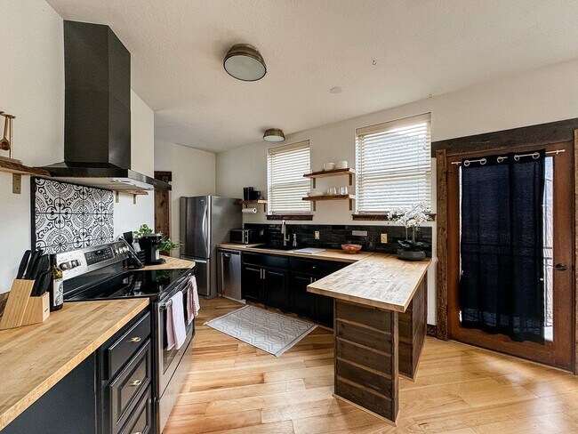 Photo - Modern 1 Bedroom, 1 Bathroom Home in East Missoula – Fully Furnished!