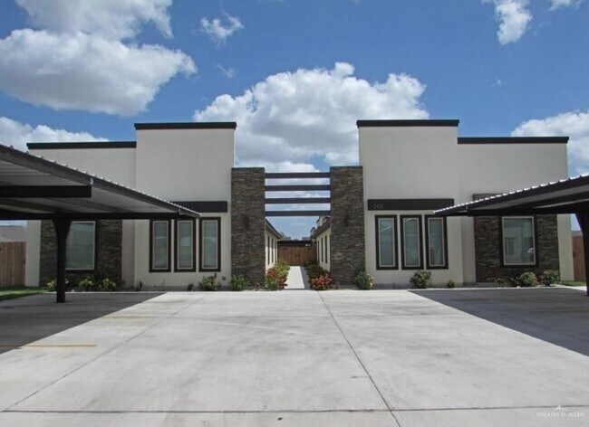 Building Photo - 202 Fig Dr Unit 4 Rental
