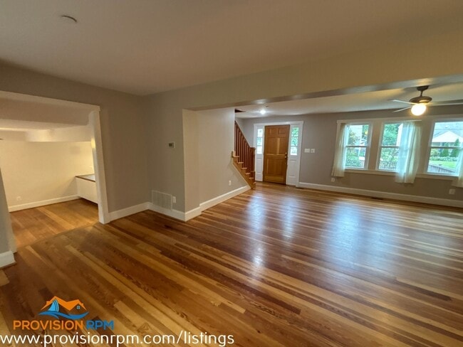 Photo - 915 Jackson St