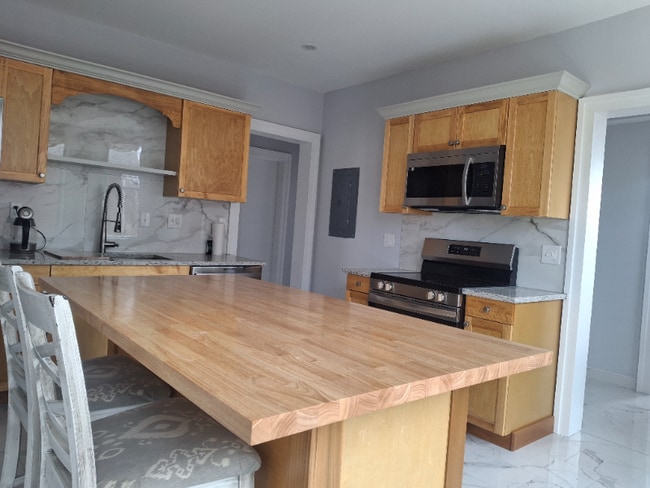 805 Ridgeway Ave Unit Floor 2