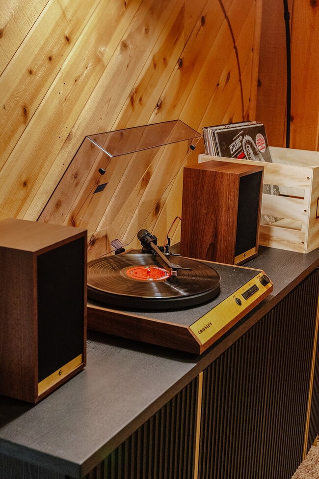 Building Photo - 8448 Starlite Pines Rd Unit SI ID1515889P