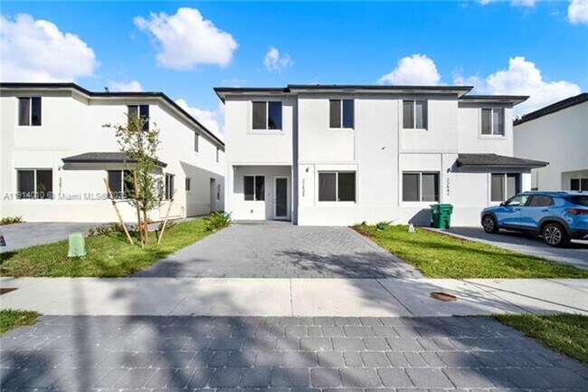 Building Photo - 22535 SW 125th Ave