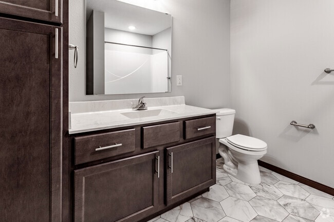 2BR, 1BA - 1,076SF - Bathroom