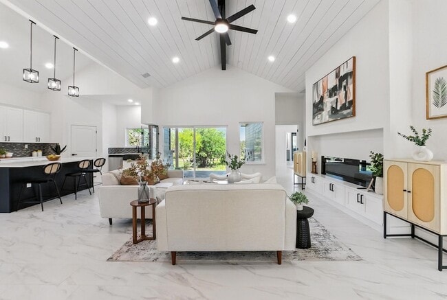 Photo - 418 Bedford Dr