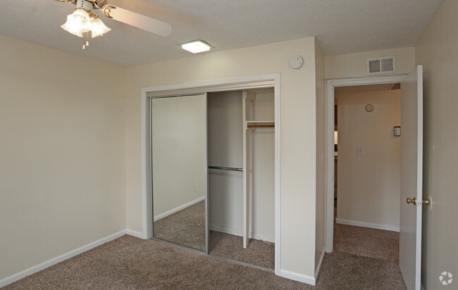 3BR, 1BA - 1,300 SF