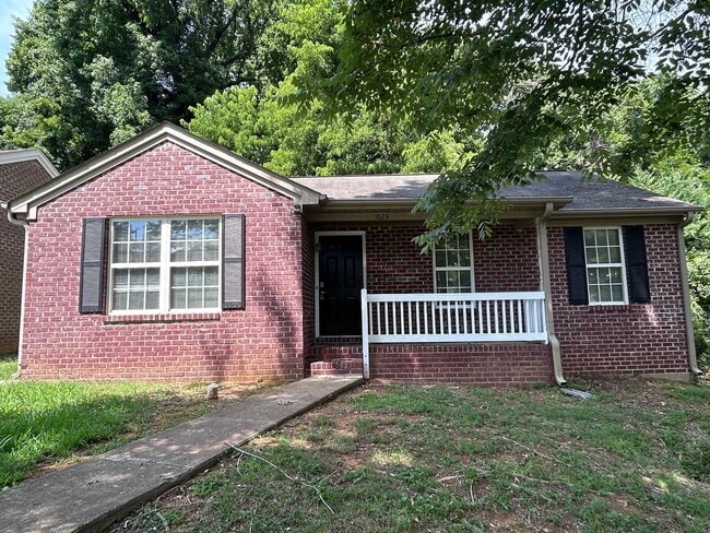 Building Photo - Coming Soon!! Great 3 Bedroom, 2 Bath Brick home in High Point!