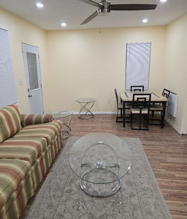 Photo - 5393 Seebaldt St Unidad A