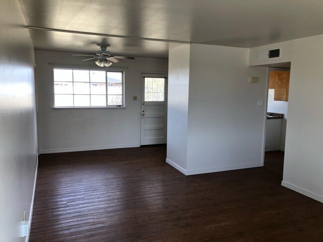 Photo - 5731 Middlesboro Ave