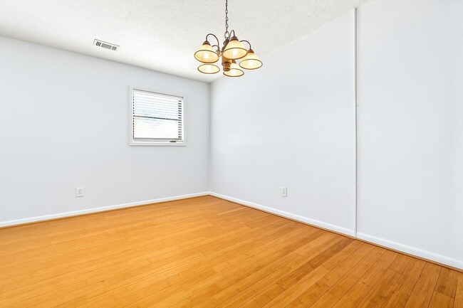 Photo - 449 N Donahue Dr