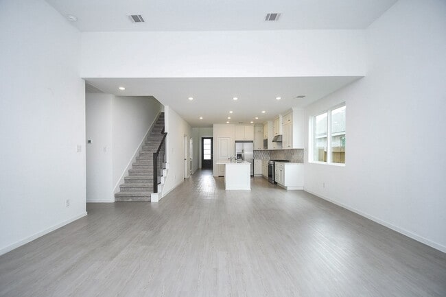 Photo - 6319 Seafoam Lake Dr