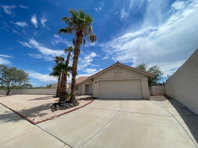 Building Photo - Carry Over Showing: This property has been... Rental