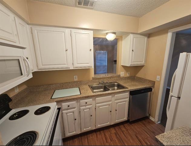 Photo - 1402 Darr St