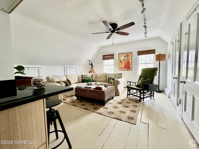 Building Photo - 74 Mt Hermon Way Rental