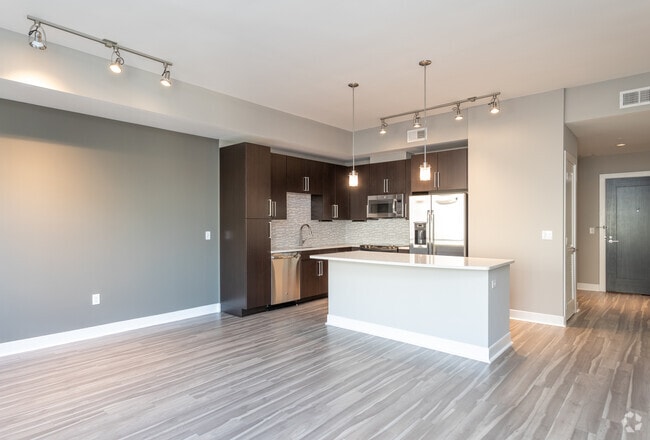 !BR, 1BA With Den - 923 SF - Gallery Bethesda I