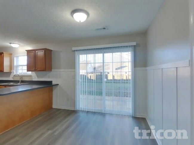 Photo - 3011 Deer Trail Dr