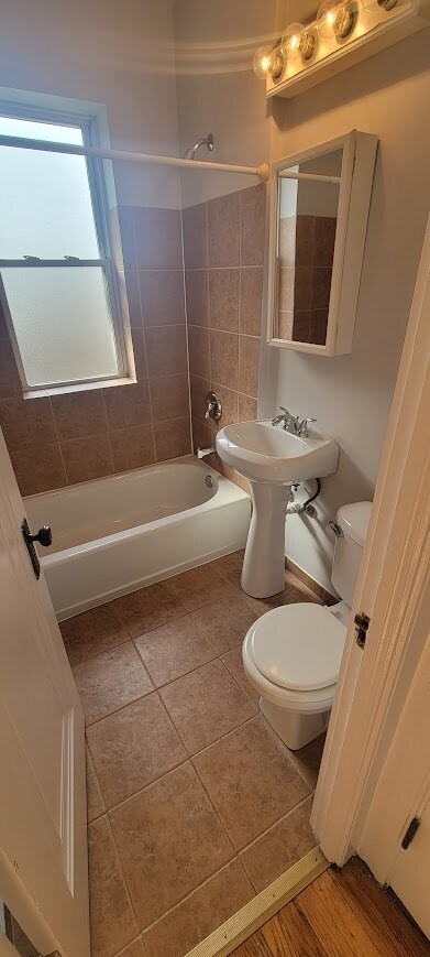 Photo - 2922.5 N Sacramento Ave Unit 3E