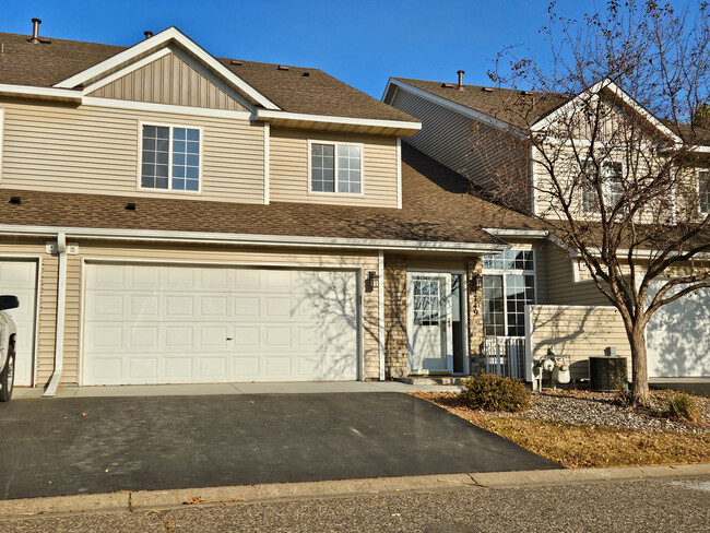 Photo - 1749 Sandstone Curve Townhome