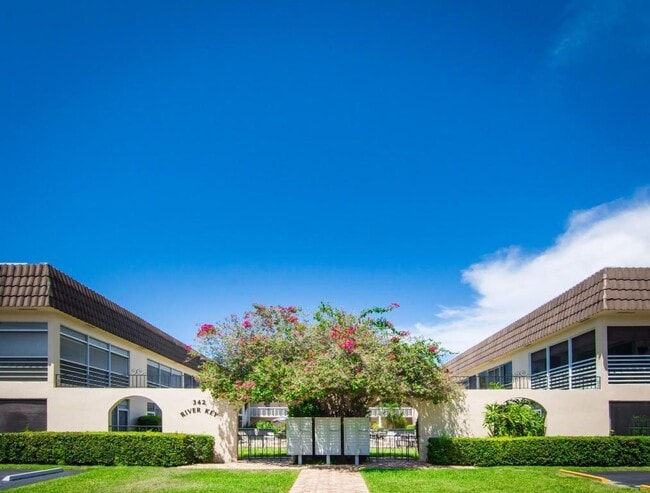 Building Photo - 342 Southwind Dr Unit 122