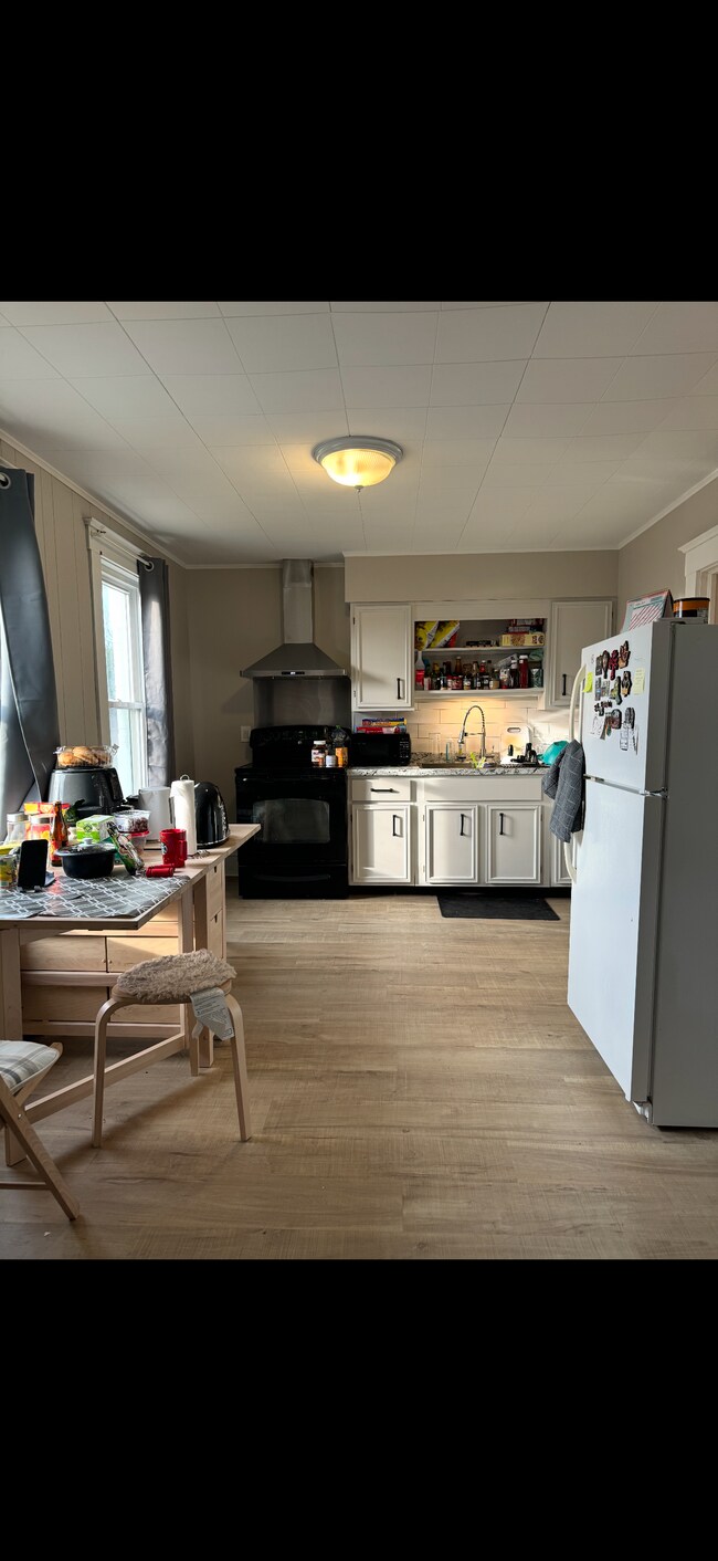 Photo - 87 Jackson Ave Unit Downstairs