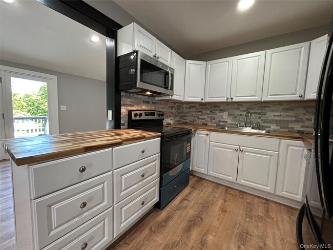 32 Reimer Ave