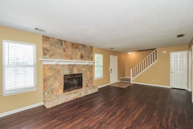 Photo - 3138 Jessica Dr