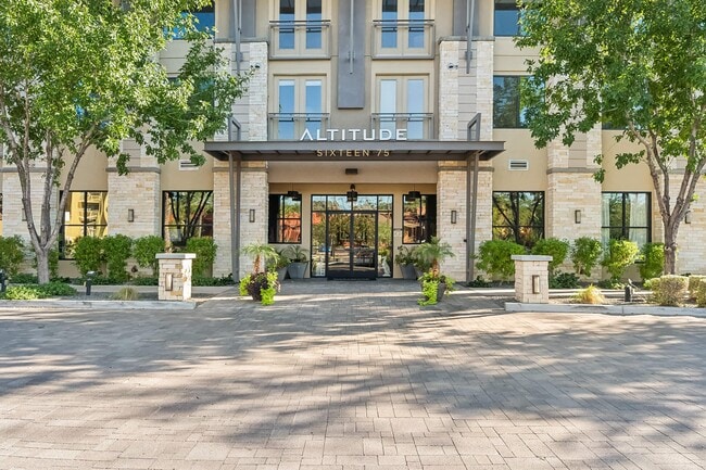 Photo - Altitude Sixteen 75 Apartments