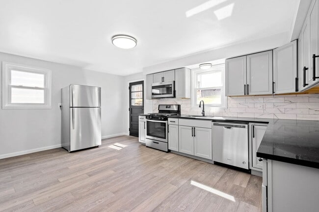 Photo - Stunning 2 bedroom home in Homestead available June 15!
