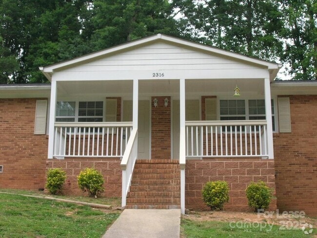 Building Photo - 2316 Woodbridge Dr Rental