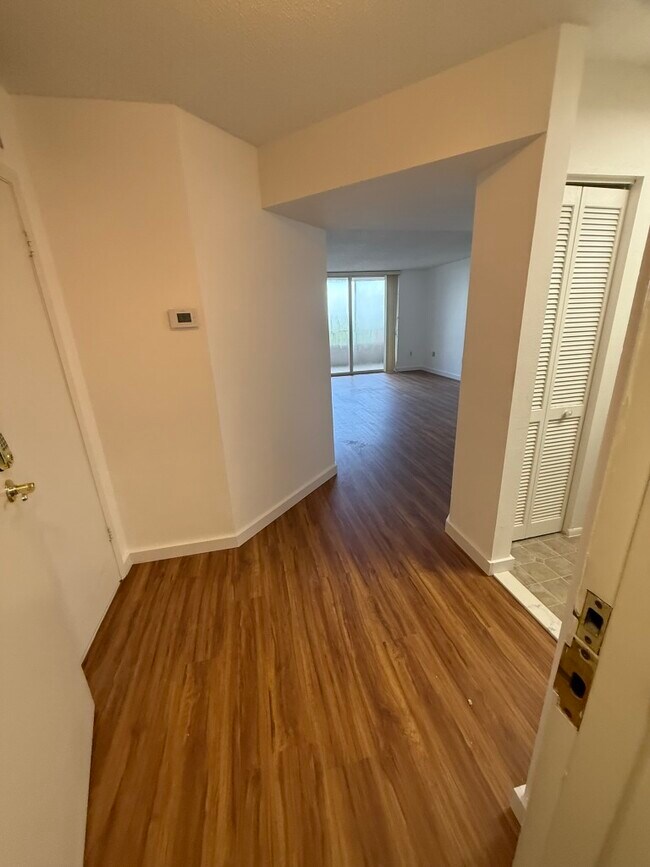 Photo - 2333 Feather Sound Dr Unidad A603