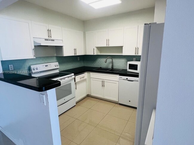 Photo - 1450 Brickell Bay Dr Unit 1606