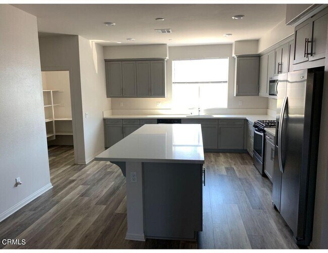 Photo - 354 Solares St