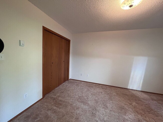 Photo - 2 Bed 1 Bath Unit in Ponoka, AB Unit 4409