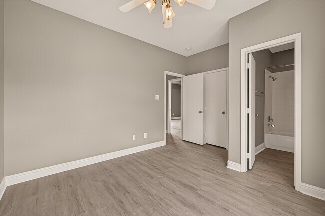 Photo - 1107 St Charles St