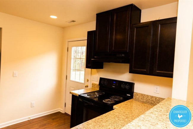 Photo - 917 Skinner Dr