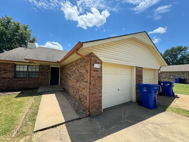 Gorgeous 3 bedroom 2 bathroom duplex - Gorgeous 3 bedroom 2 bathroom duplex House