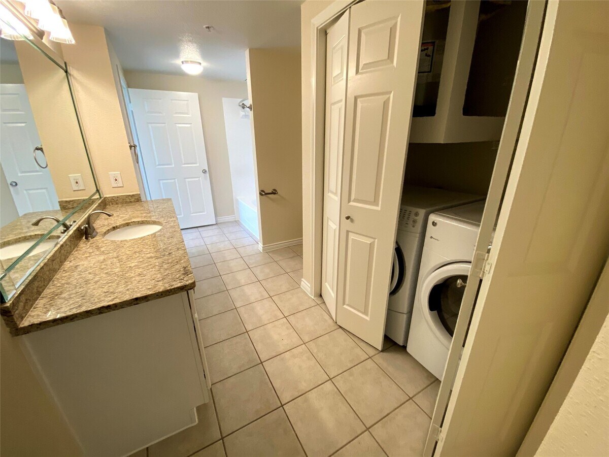 Photo - 2350 Westcreek Ln