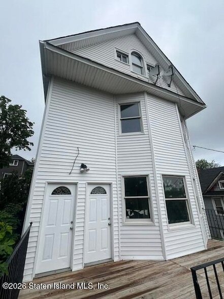 Building Photo - 115 Corson Ave