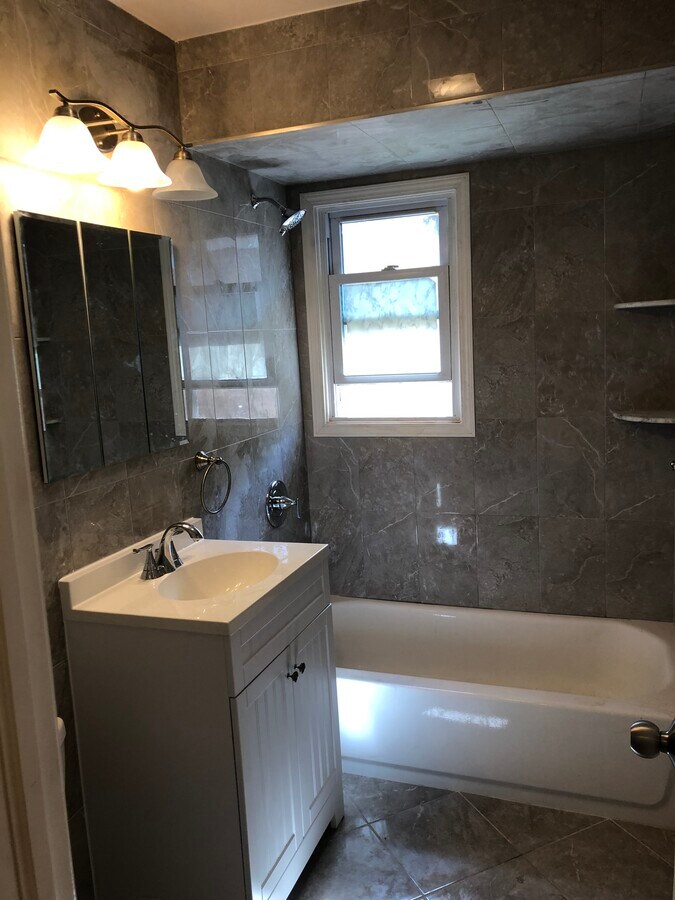 Bathroom - 22 Boyle Plz Unidad 2