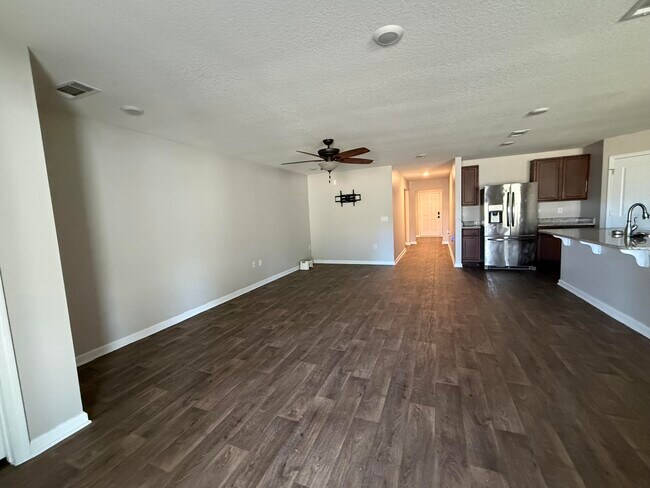 Photo - 1004 Limpkin St