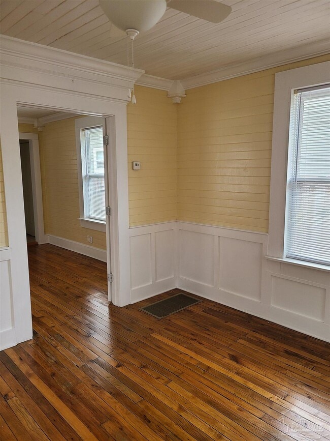 Photo - 512 E De Soto St