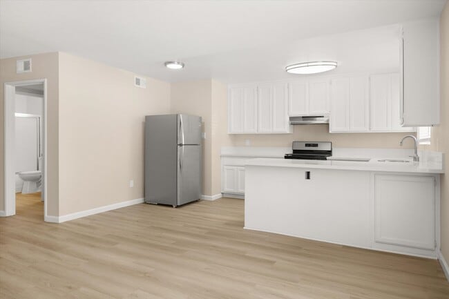 Highland Parc South - Near UCR