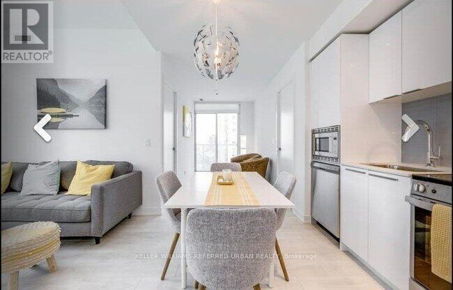 Photo - 501 Yonge St Unit 805