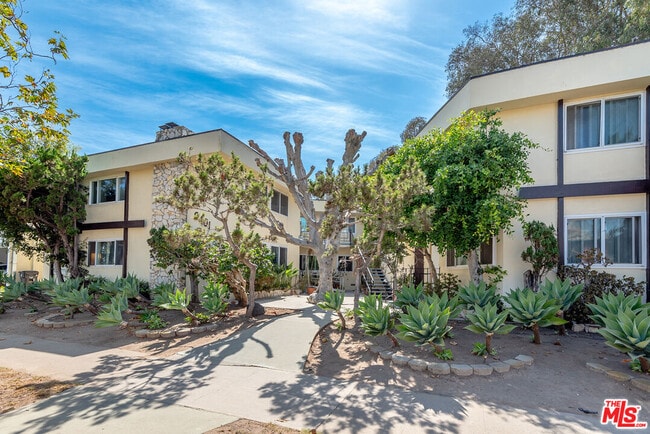 Photo - 8401 Tuscany Ave Unidad 4