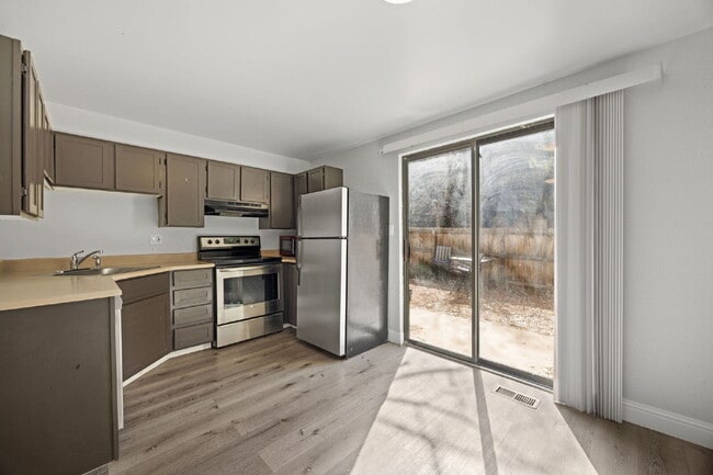 Photo - 2 bd/1.5 ba Fort Collins townhouse Unit 1