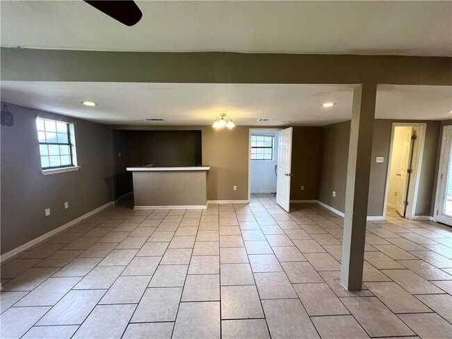 2104 Lena Dr